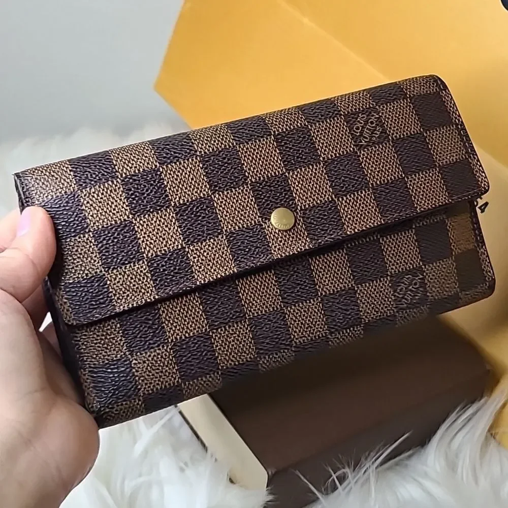 💯 Authentic Louis vuitton DE Long Wallet 🍀